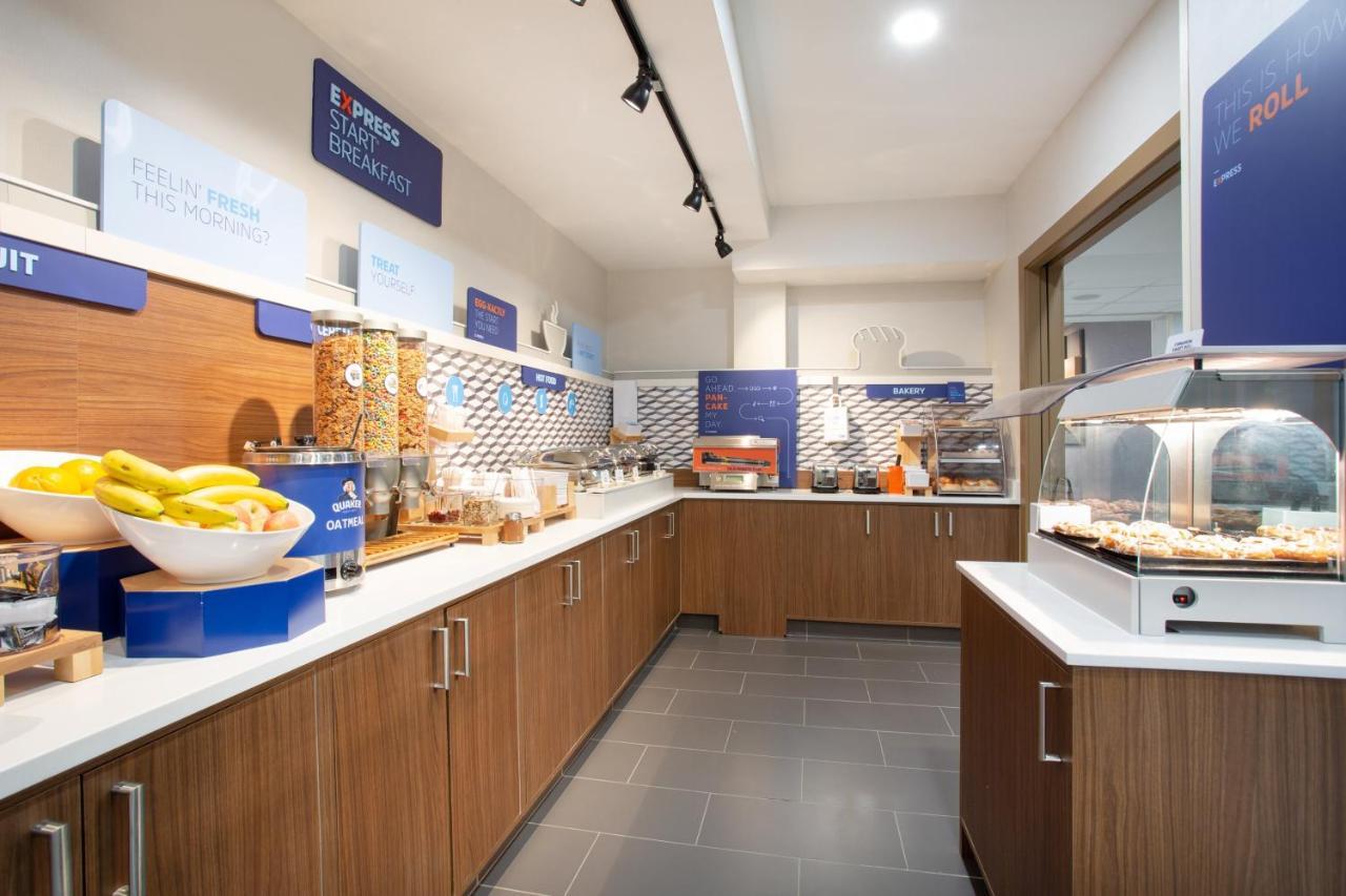 Holiday Inn Express & Suites Lincoln City By Ihg Esterno foto